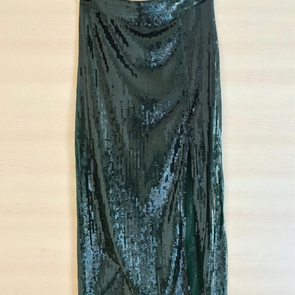 H&M Sequin Skirt Evergreen - Picture 3 of 3